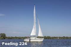 Feeling 226 (sailing cabin boat)