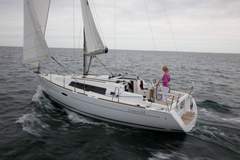 Bénéteau Océanis 34 - Chica (sailing yacht)