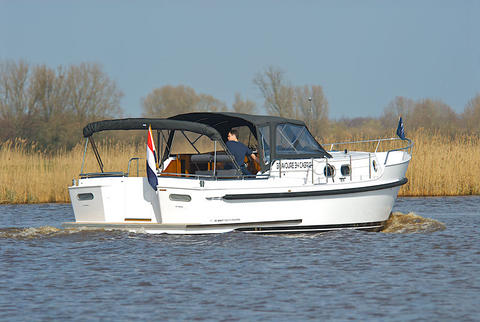 Motorboot Bravoure 34 Cabrio Bild 1