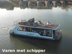 barco de motor Luxboot imagen 3