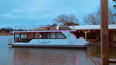 barco de motor Luxboot imagen 1