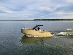 X Shore 1 top Electric (sports boat)