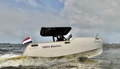 barco de motor Eelex 8000 Electric imagen 5